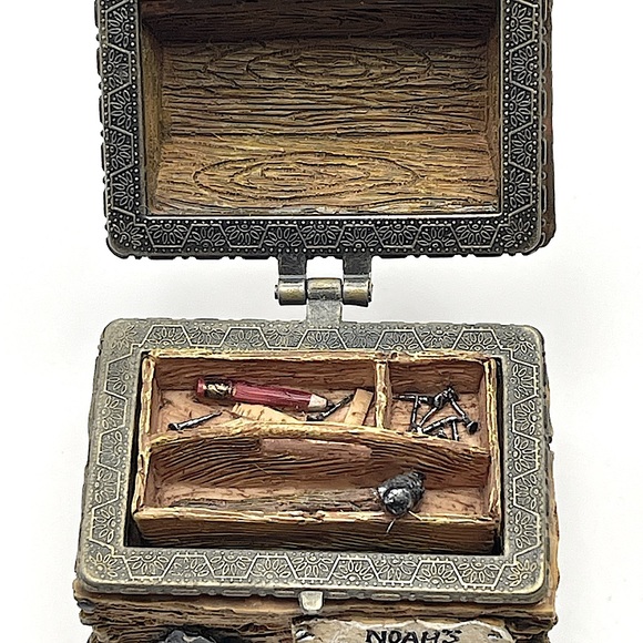 The Boyds Collection, 1999, Trinket Box, Noah’s Toolbox with Tool Tray and Mouse - Picture 6 of 15